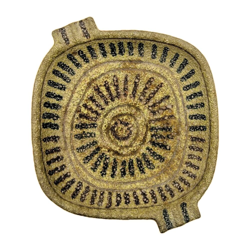 1960s – Alvino Bagni ceramic ashtray with sunburst design Textured Olive Black